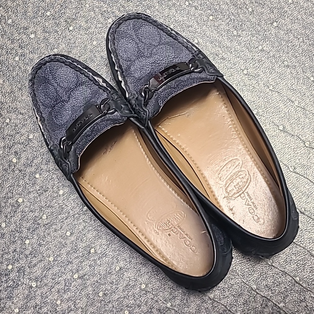 Coach flats